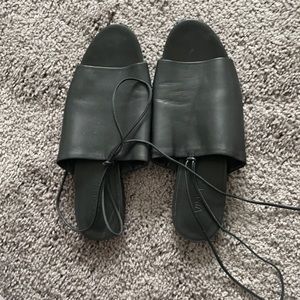 Vince black sandals!